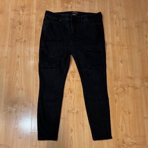 Torrid Women's Black Skinny Jeans